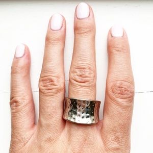 Vintage boho silver chunky hammered ring